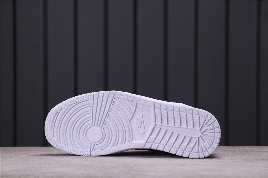 Air Jordan 1 Low White Obsidian 553558-114  