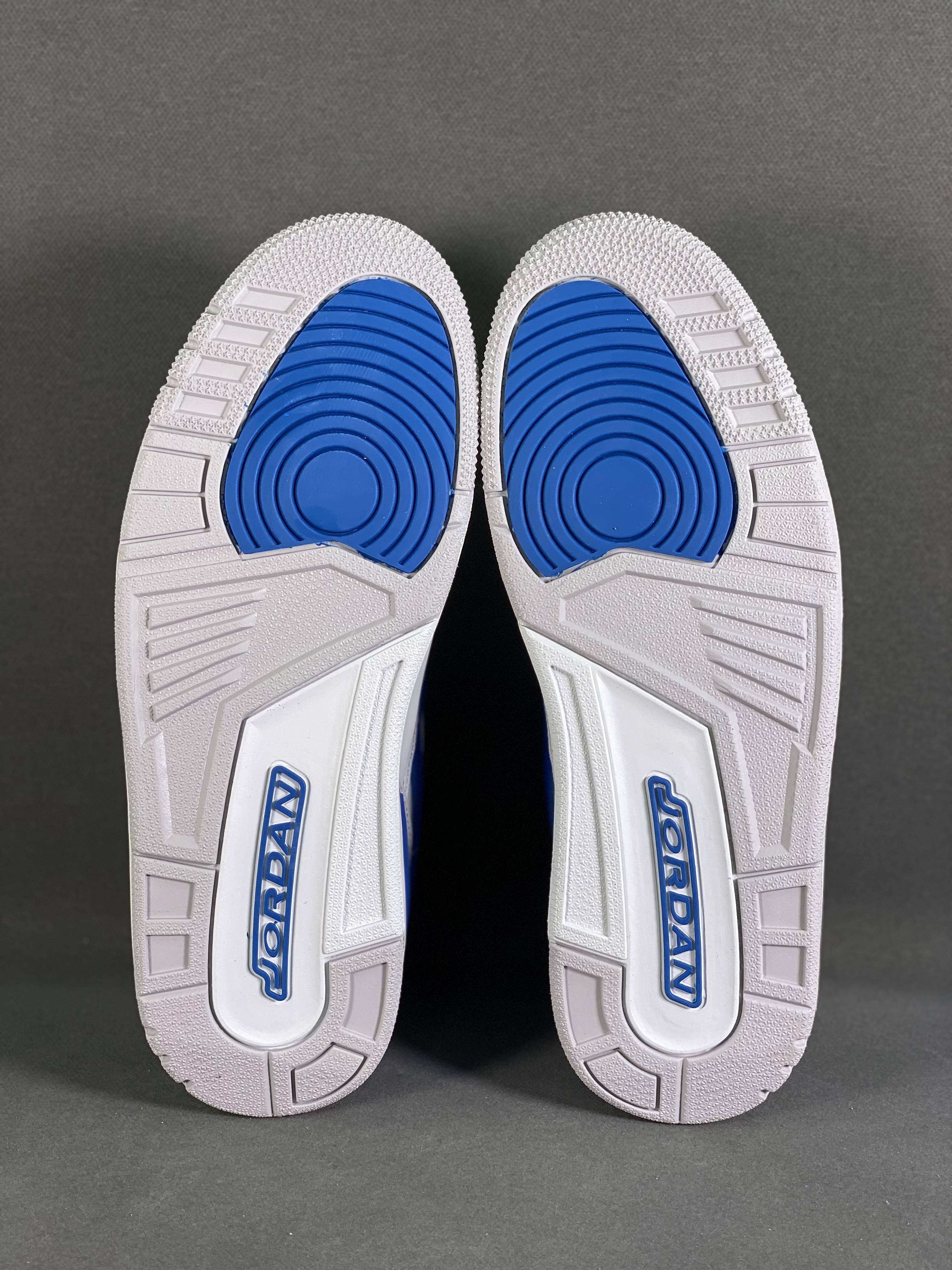 Air Jordan Legacy 312 Item: HJ3480 140 Size: 36-46 (with half size) It has a staggered design. Its name shows the shoe elements it contains. 312 corresponds to Ai9 respectively.