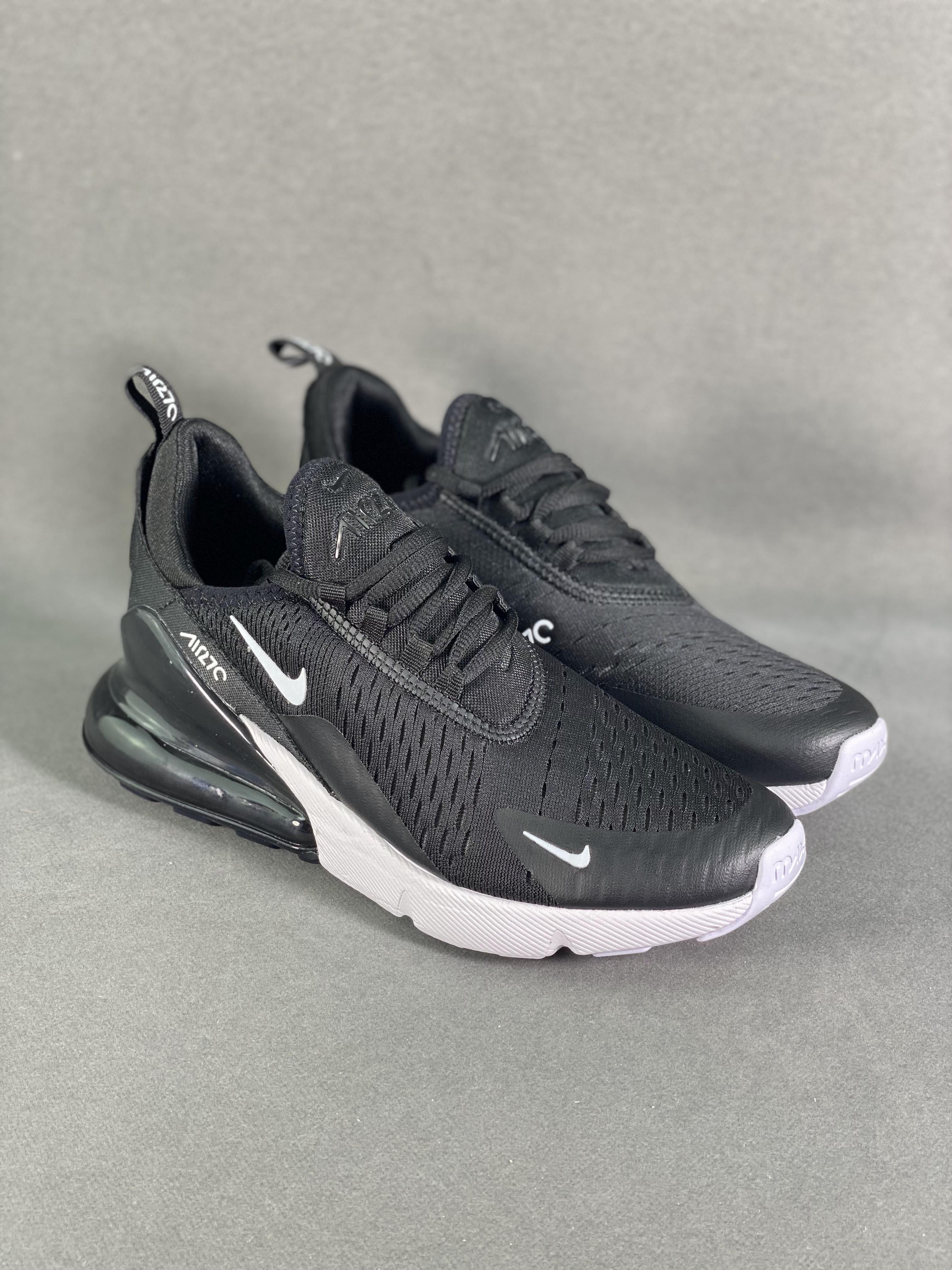 AIR MAX 270 FLYKNIT hybrid technology Item No.: AH8050-200 Size: 36-45 (with half sizes) Breathable heel half-air cushion jogging shoes with extraordinary high-quality appearance and excellent wearing experience! Outstanding performance9