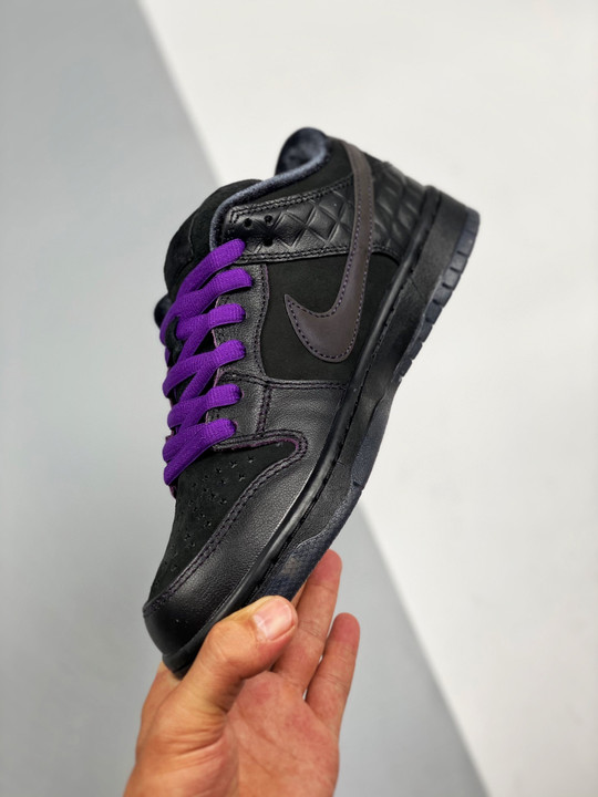 Familia x Nike SB Dunk Low  First Avenue  Black/Voltage Purple-White