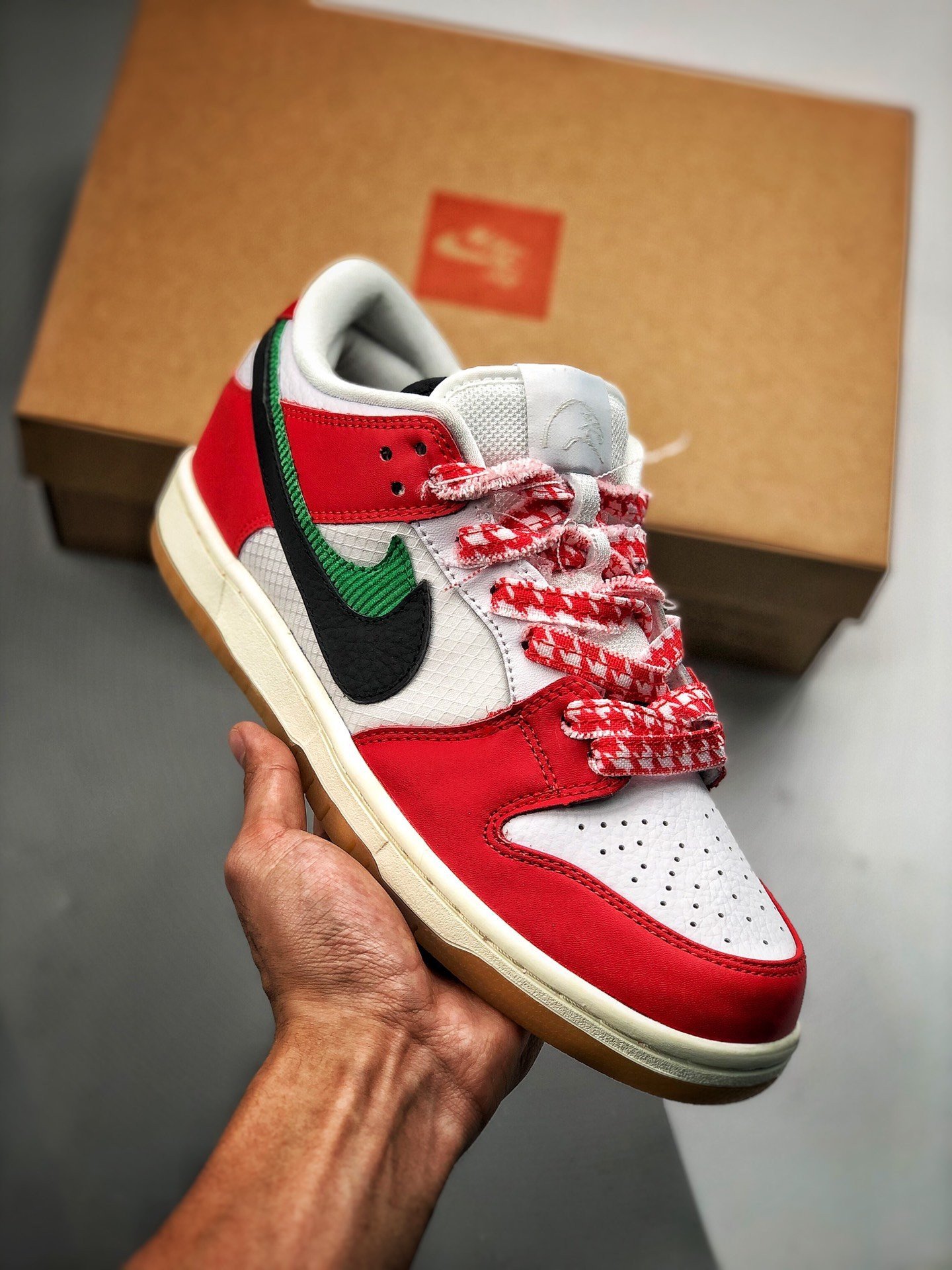 FRAME SKATE x Nike SB Dunk Low Habibi CT2550-600