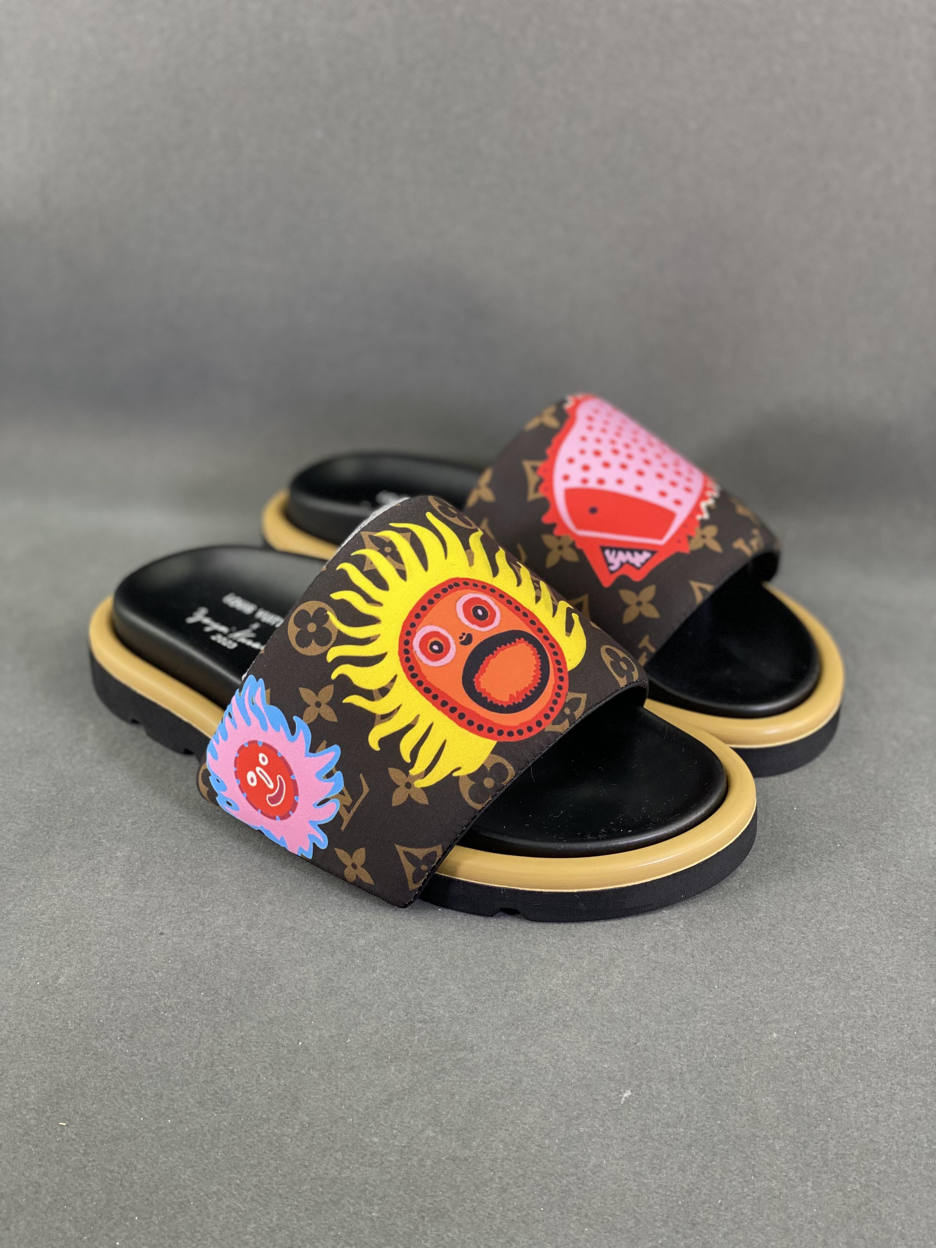 LOUIS VUITTON Pillow Comfortable and Lightweight Down Slippers Women's Brown Item Number: 1ACJVF Size: 35-40 (with half size) 9
