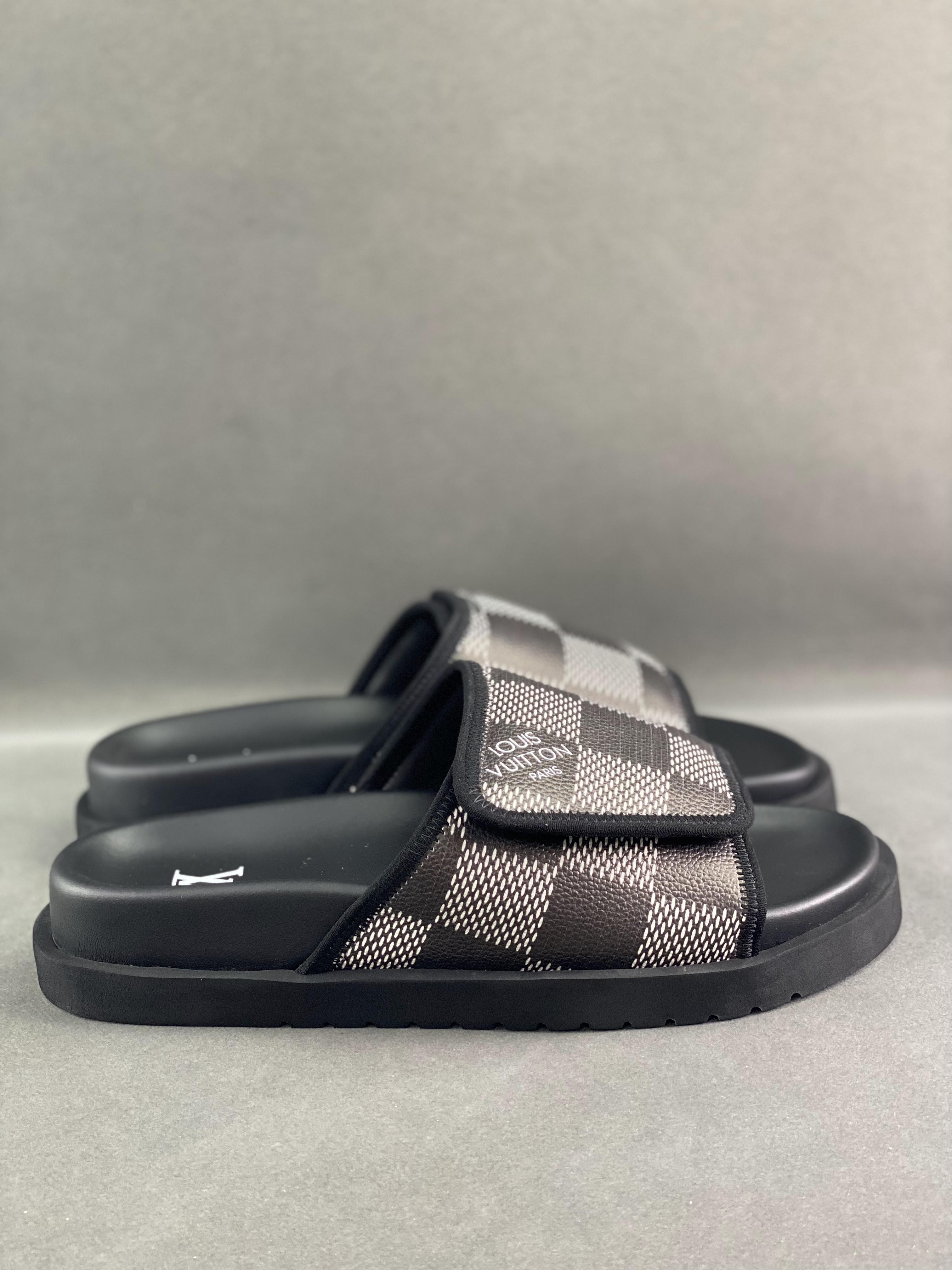 miami mules made of mini monogram canvas Size: 38-46 (no half size) 9