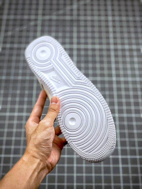 Nike Air Force 1  07 SE  Pure Platinum