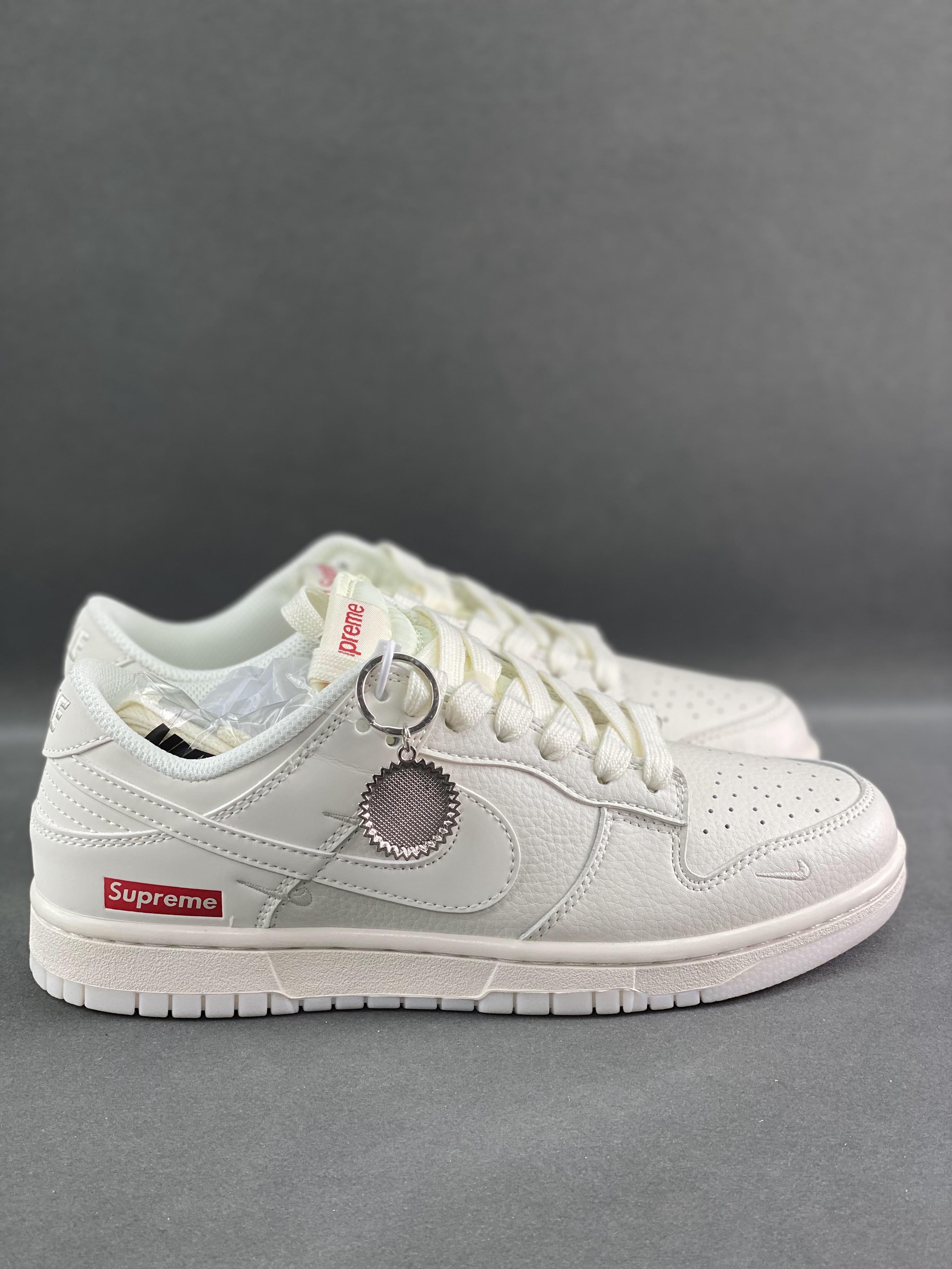 Nk SB Dunk Low Supreme joint-off-white double hook Anniversary high-end customized low-top casual sneakers Item number: BB8675-104 Size: 36-45 (with half size 9